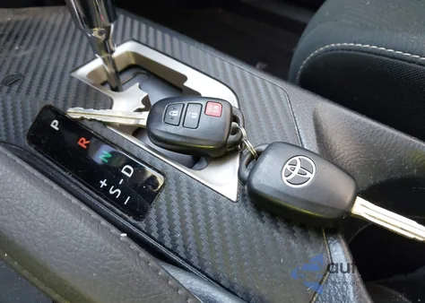 2015 Toyota Rav4 Xle from USA, damaged, VIN 2T3WFREV9FW151280